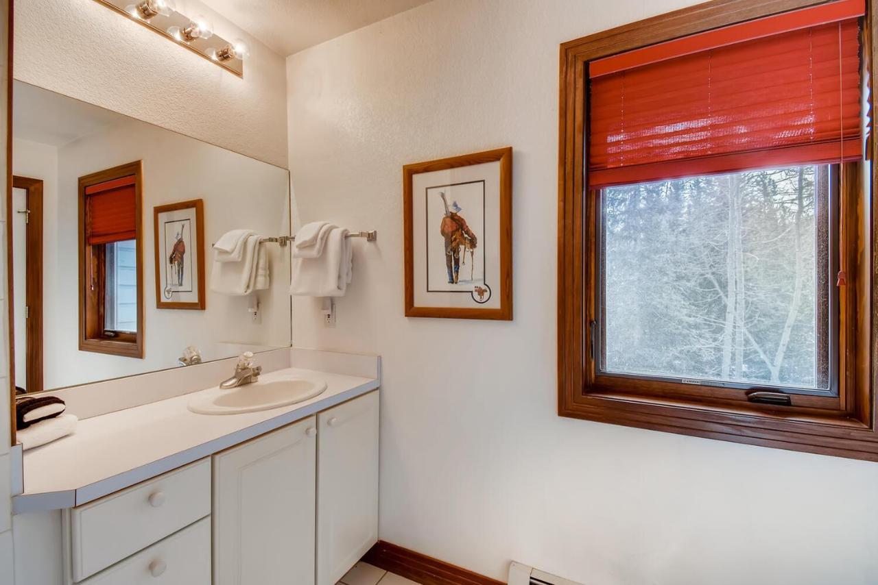 Pinecreek #F - 3 Bedroom - Close To Town - Shuttle To Slopes - Pool And Hot Tub Access Breckenridge Exteriér fotografie